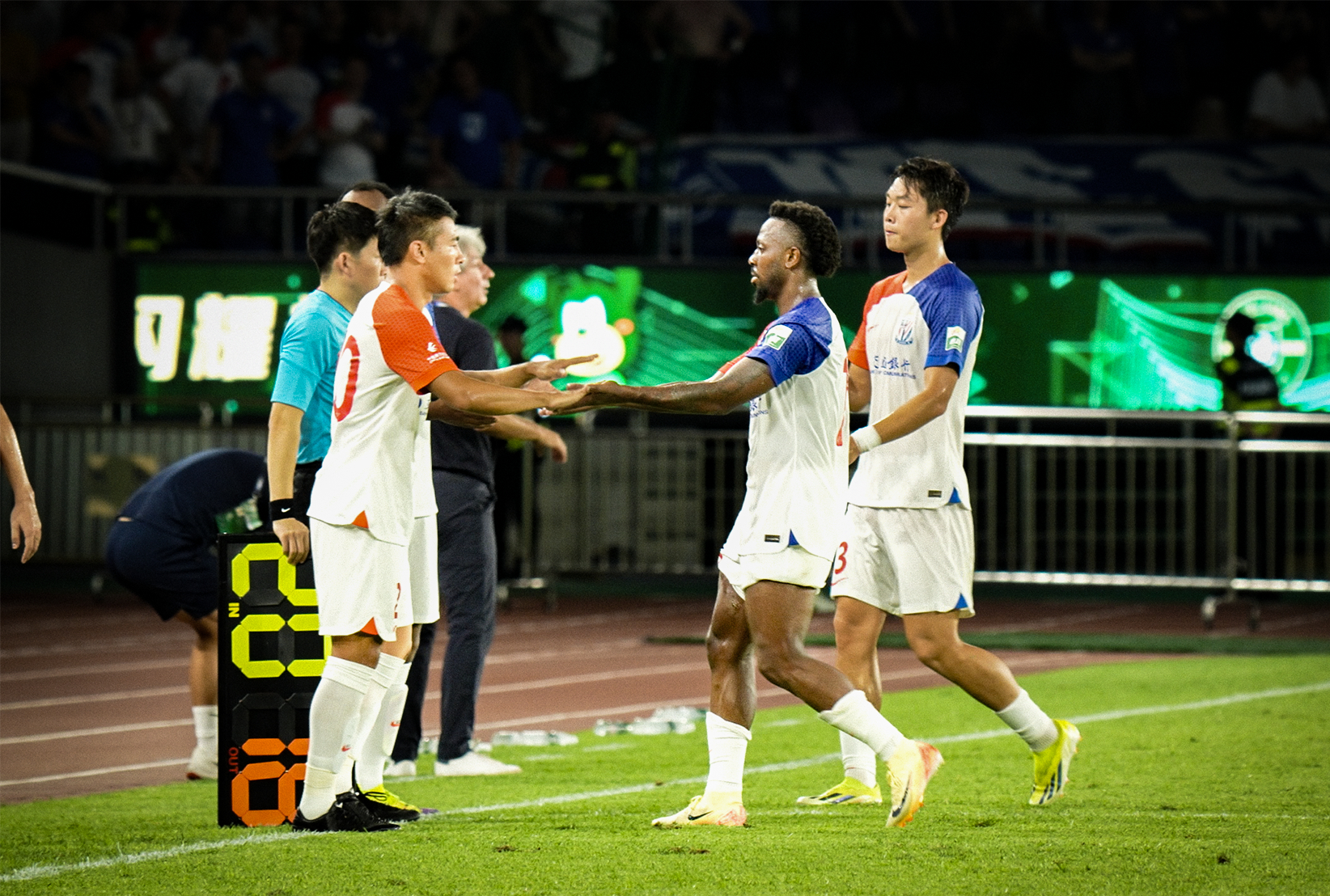 关键时刻武汉三镇备战意甲；防线松动细节曝光；赛场秩序良好；阵容厚度经受考验的简单介绍-奇异果体育官网