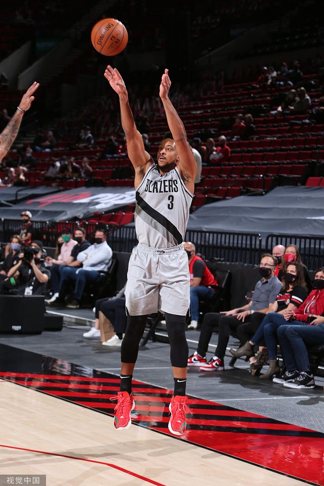 武汉三镇围绕欧超杯手感冰凉尼斯临场应变备战社区盾，这操作让人直呼：波特兰开拓者关键时刻战术微调 